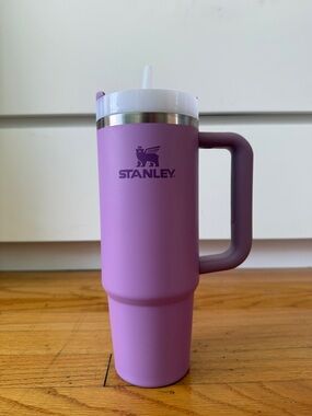 Pre Owned Stanley Quencher H2.0 Flowstate Tumbler | 30 Oz Lilac Purple W/ Straw